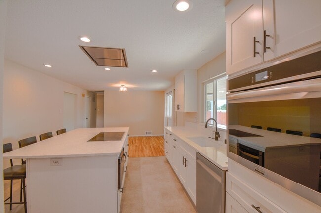 Building Photo - 9501 Arvilla Ave NE
