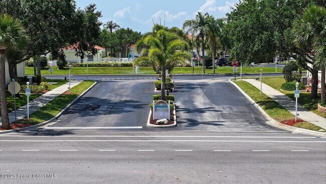 Building Photo - 732 Bayside Dr