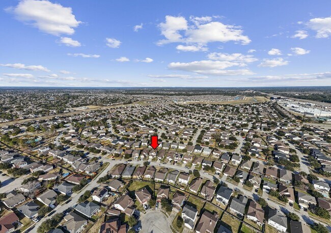 Building Photo - 29326 Legends Green Dr