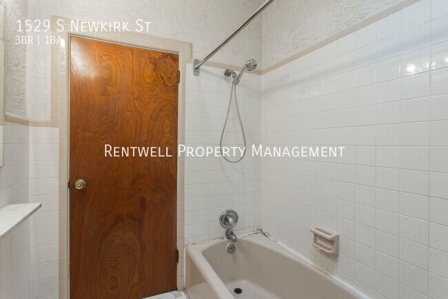 Building Photo - 1529 S Newkirk St