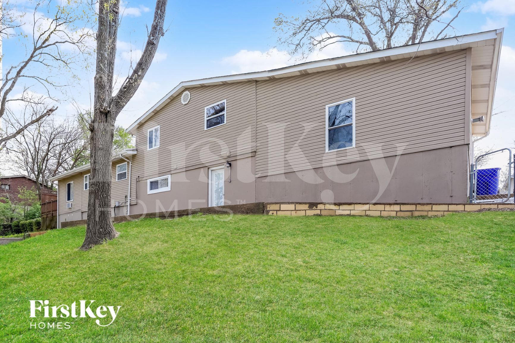 Building Photo - 1646 Stardust Dr