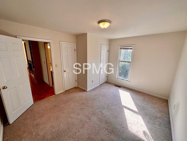 Building Photo - 1552 Terrace Rd SW