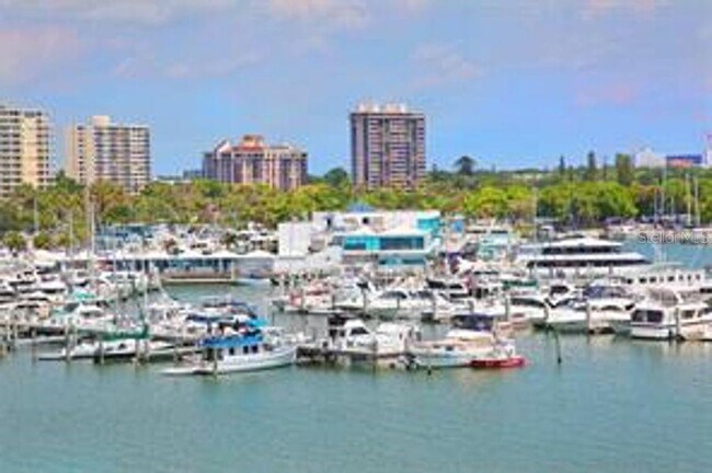 Building Photo - 1064 N Tamiami Trl