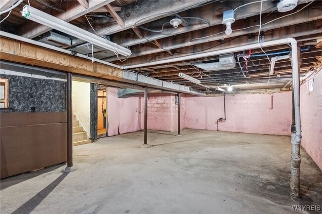 Building Photo - 321 Eggert Rd