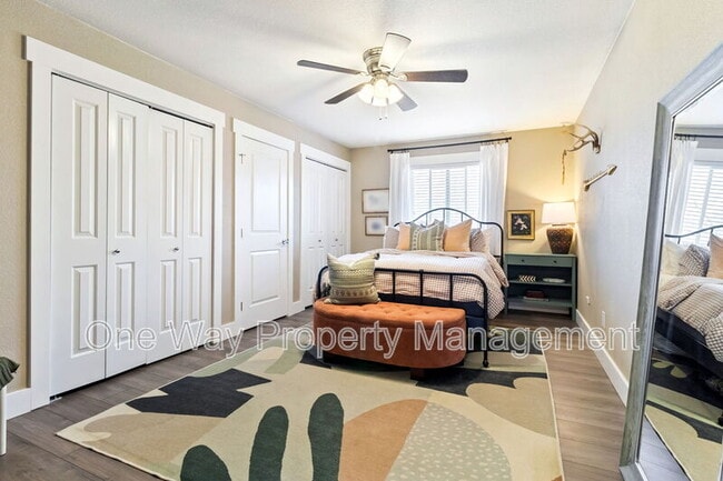 Building Photo - 918 Woodbine Dr