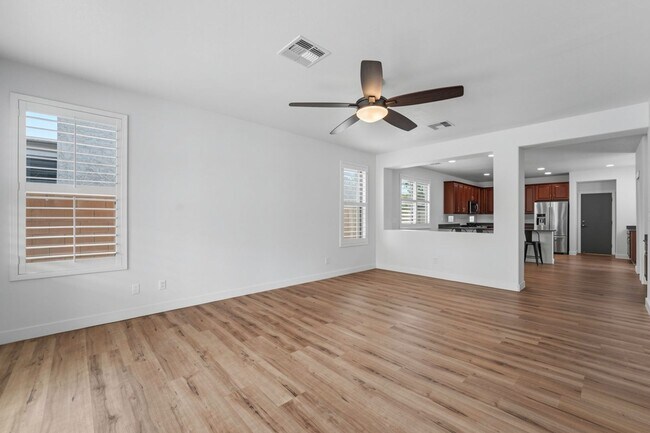 Building Photo - 16054 W Shangri La Rd