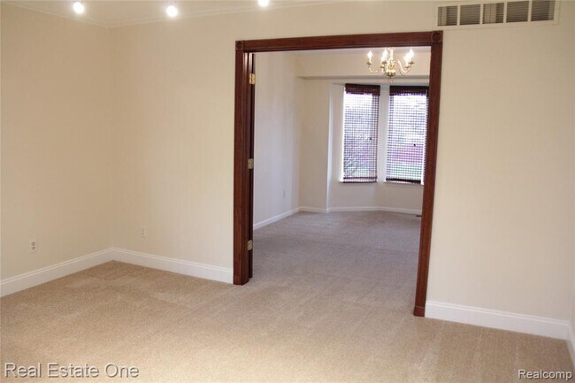 Building Photo - 40690 Bluesprings Ct