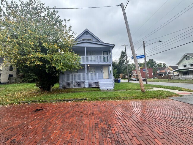 Building Photo - 2069 W 98th St