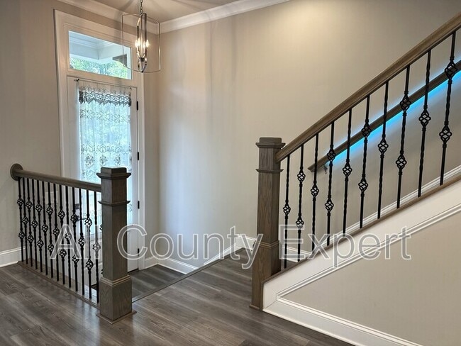 Building Photo - 1529 Huntwood Ct