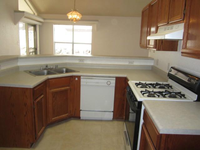 Building Photo - 1468 Plaza Verde Dr