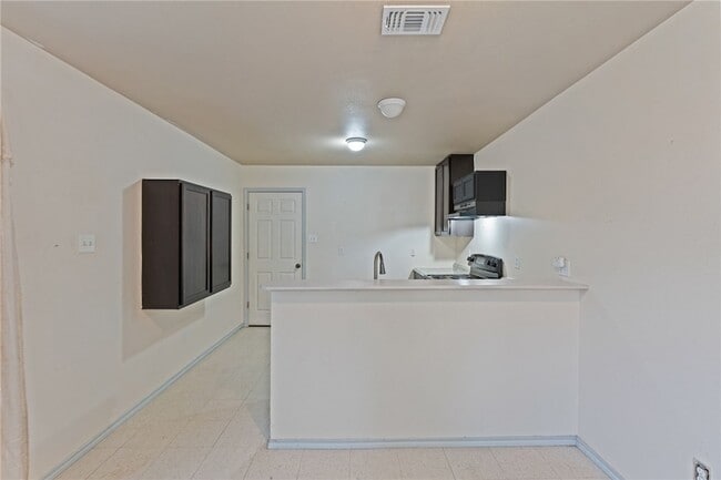 Building Photo - 3630 Stinson St