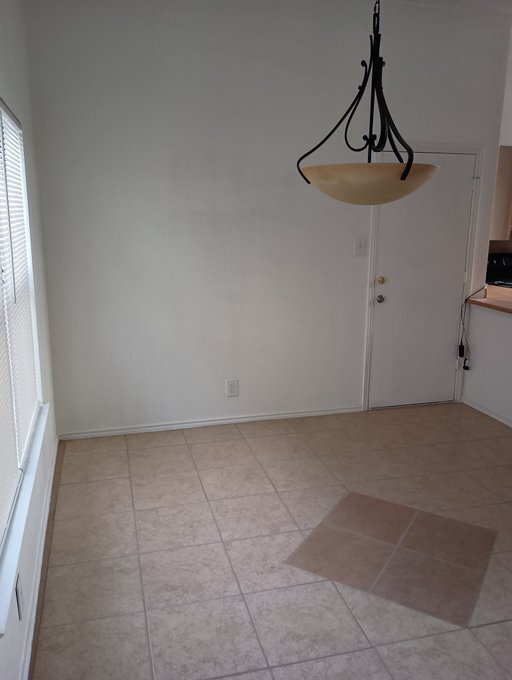 Building Photo - 9627 Dugas Dr