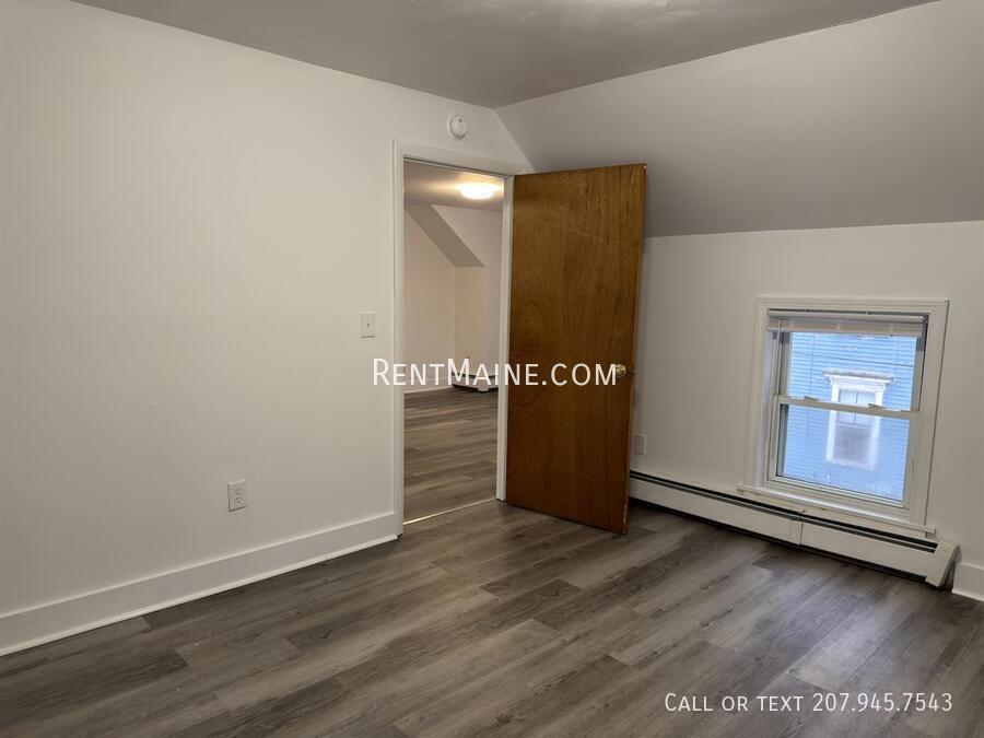 Building Photo - 116 Elm St