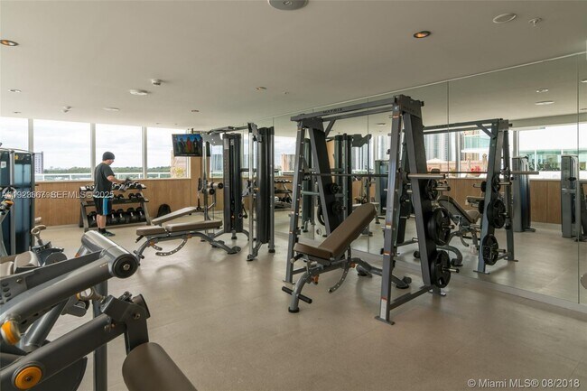 Building Photo - 400 Sunny Isles Blvd