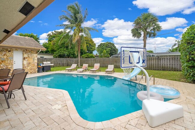 Building Photo - 1006 SE 6th St