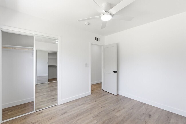 Building Photo - Beautiful modern 3 Bed + 3 Bath House + Pool + Garage