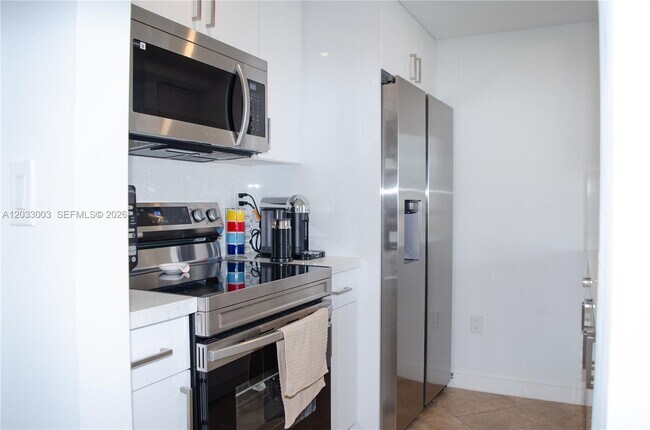 Building Photo - 6995 NW 186th St