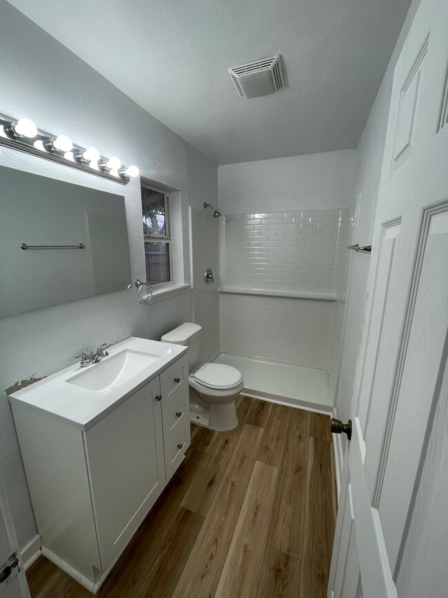 Building Photo - 311 W Malone Ave