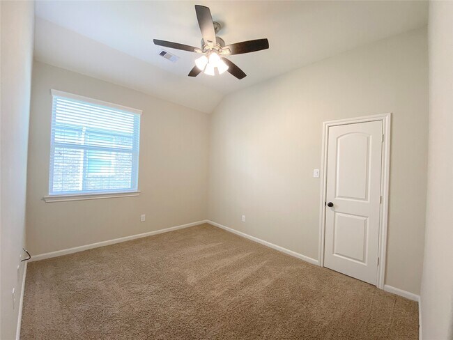 Building Photo - 1527 Kent Valley Ln