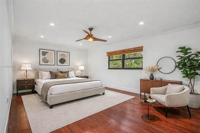 Building Photo - 2000 Brickell Ave