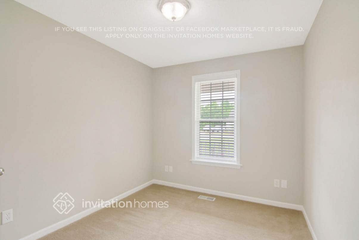 Building Photo - 386 Rosa Cir