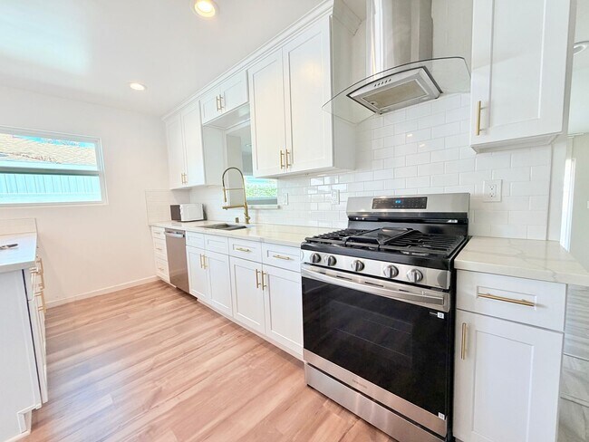 Building Photo - 4648 Adenmoor Ave