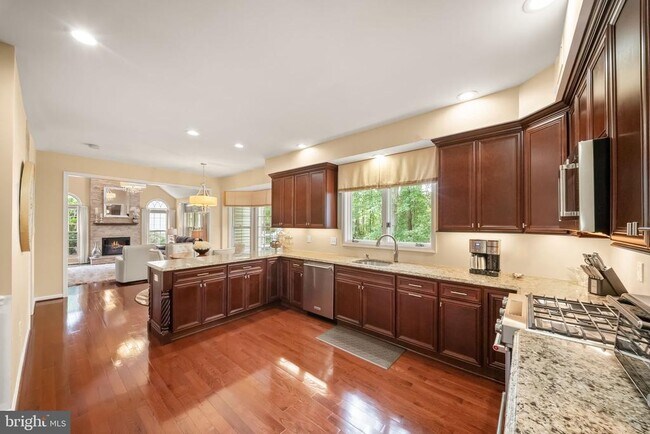 Building Photo - 5667 Lonesome Dove Ct
