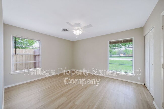 Building Photo - 306 E Cheryl Dr