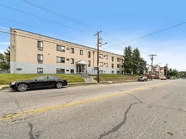 Building Photo - 1774 W Godfrey Ave