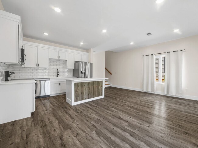 Building Photo - Charming 3 Bedroom Home in Spartanburg – Modern Upgrades & Stylish Finishes