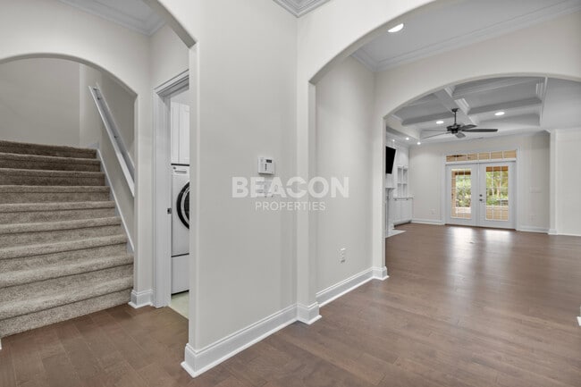 Building Photo - 661 Jenoa Dr