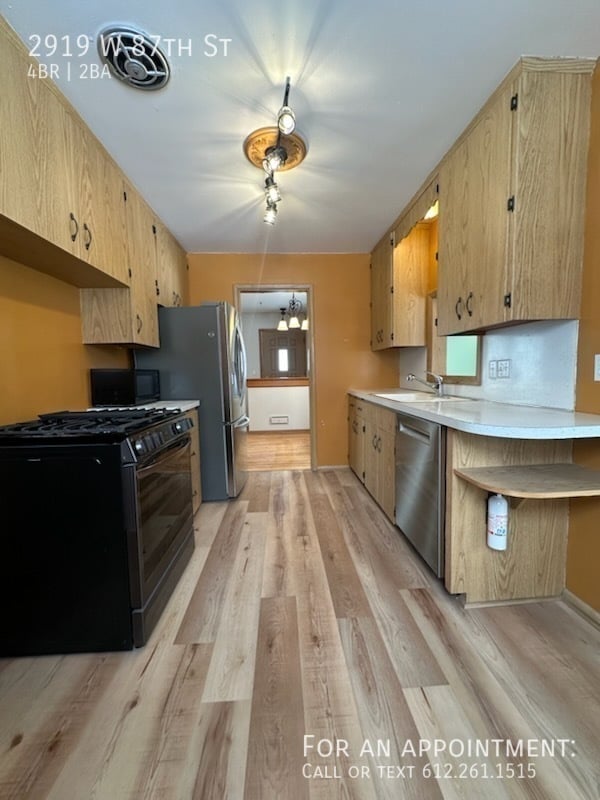 Building Photo - 2919 W 87th St