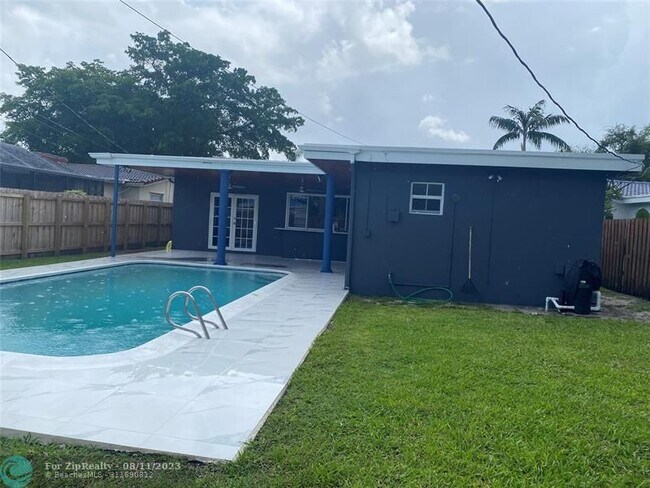 Building Photo - 4115 Madison St