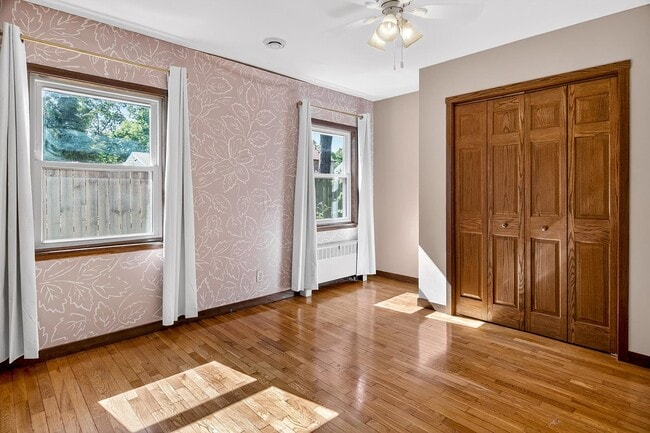 Building Photo - 1215 Chapin St