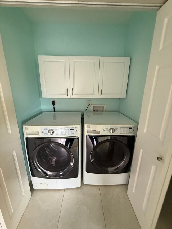 Building Photo - Beautiful Kaneohe home for rent 3/2/1