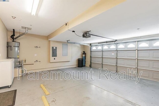 Building Photo - 6313 Byron Ln