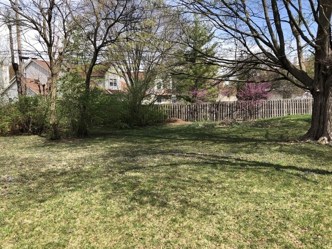 Building Photo - 1 bed 1 bath, 844 square foot home located in West Lafayette