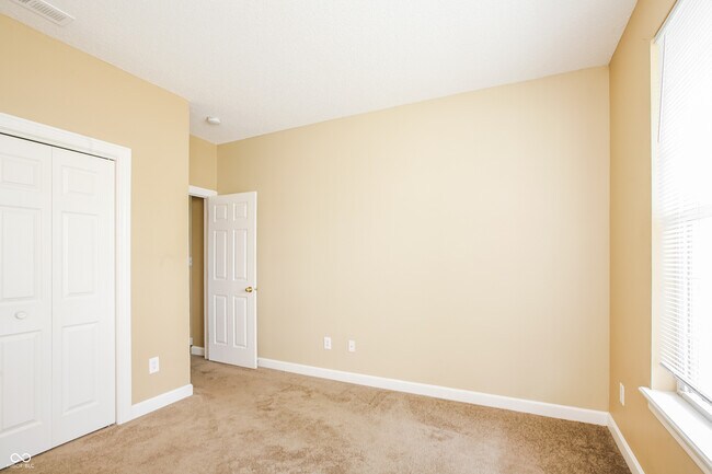 Building Photo - 11550 Long Lake Dr.