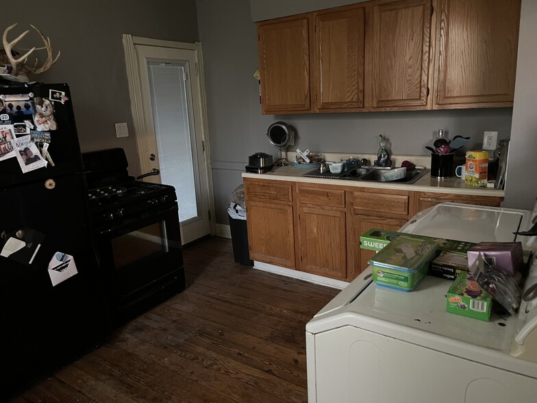 Building Photo - 924 West Kirkwood Avenue