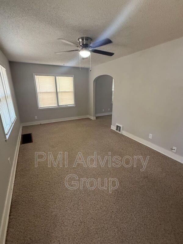 Building Photo - 1242 SW High Ave