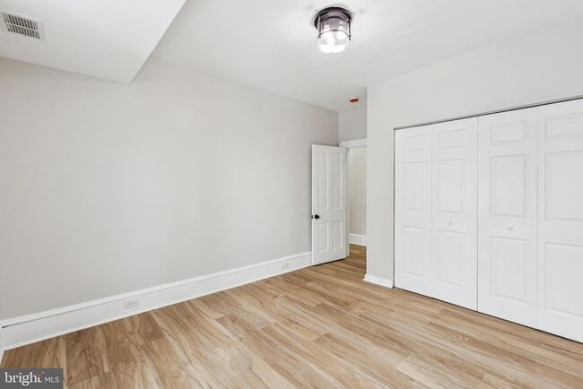 Building Photo - 11 Lexington Ave