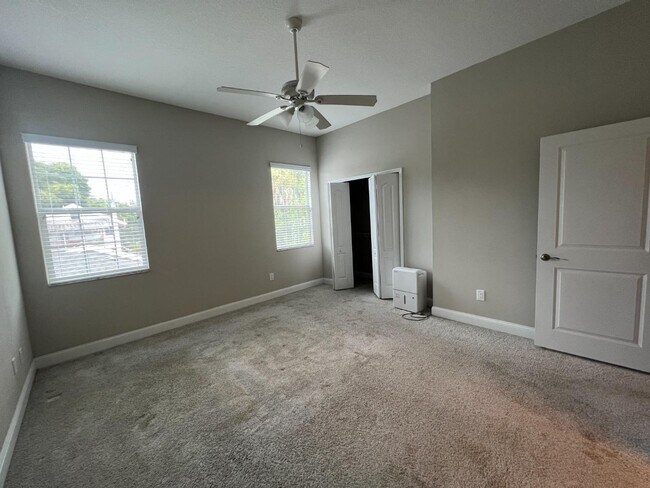 Building Photo - 2820 1st Ave S