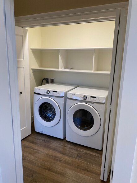 Building Photo - 2380 Willamette St