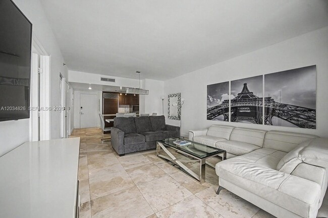 Building Photo - 485 Brickell Ave