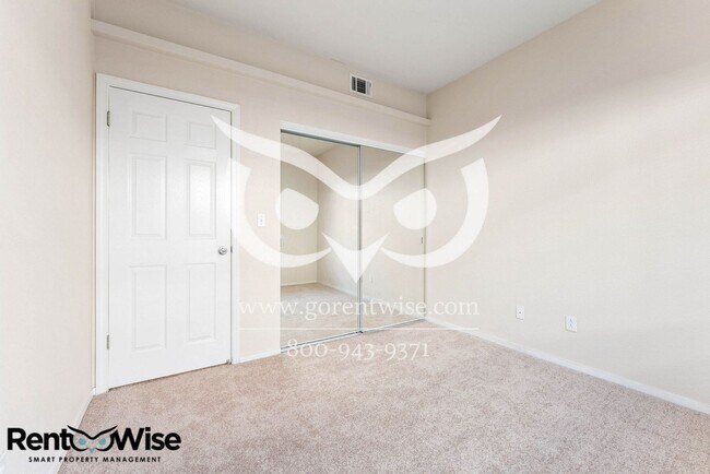 Building Photo - 406 Grenadine Way