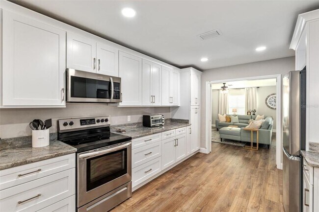 Building Photo - 4530 SE 14th St