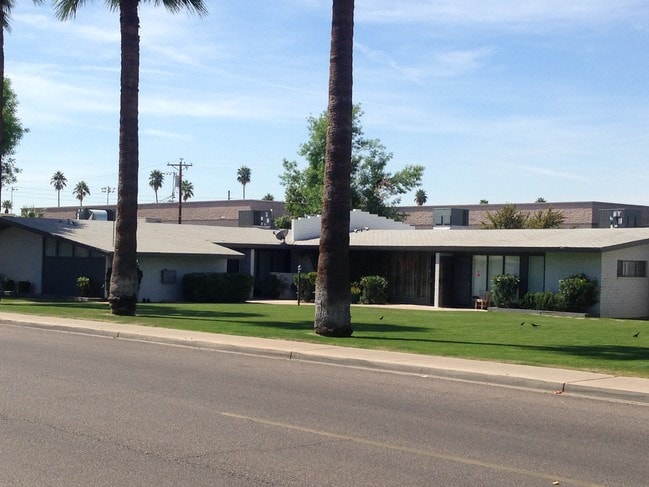 Building Photo - Stills on 46th