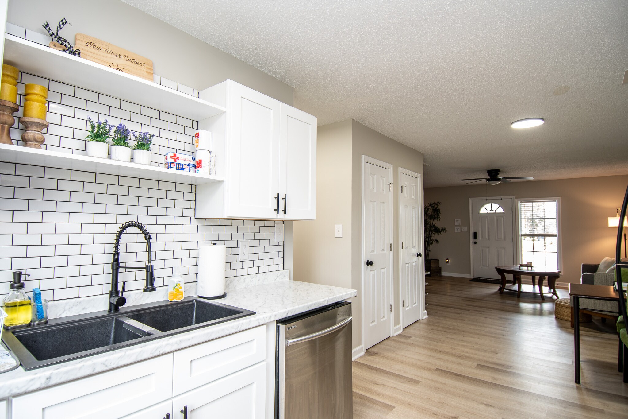 Building Photo - 88 Shoreline Dr