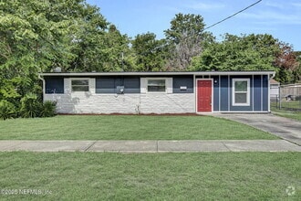 Building Photo - 1714 Brookview Dr S