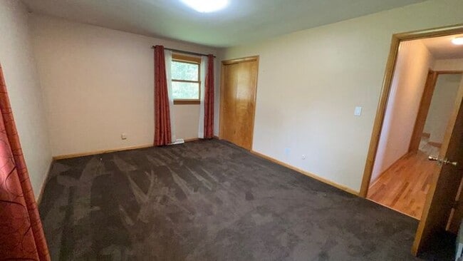 Building Photo - Westerville Ranch overlooking Hoover